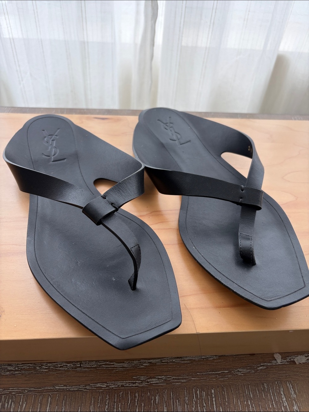 Saint Laurent Black Women's Leather Thong Sandals